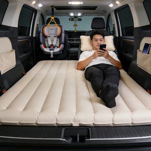 Outdoor Camping SUV Kofferraum Aufblasbares Autobett Rücksitz Verdicktes Beflocktes PVC Luftmatratze mit Getränke- und Handyhalter - Product Image 1
