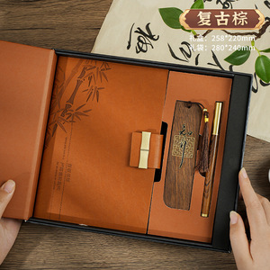 Set Regalo Quaderno A5 Rinforzato - Personalizzabile con Logo, Ideale Regalo per la Festa degli Insegnanti (Confezione Regalo) - Product Image 5