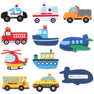 Épingles en PVC écologiques en gros, forme personnalisée, animaux, dessins animés, voitures, avions, badges en caoutchouc, vente promotionnelle - Product Image 1