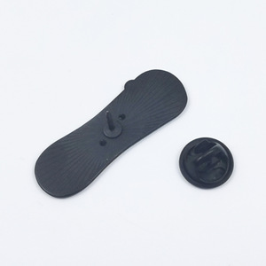 Broche personnalisée mignonne en émail souple pour vêtements d'enfants, occasions de mariage et de fiançailles, avec logo de sport de ski - Product Image 6