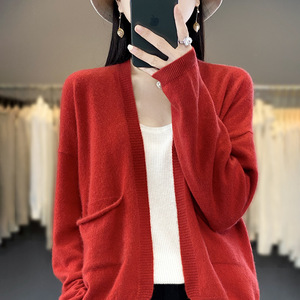 เสื้อคาร์ดิแกนไหมพรมแฟชั่นสำหรับผู้หญิงทรงหลวมสไตล์ลำลอง อุ่นสบาย คอลเลคชั่นใหม่ประจำฤดูใบไม้ร่วง/ฤดูหนาว - Product Image 2