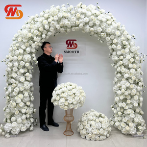 Arche florale rose luxueuse et élégante pour décoration de mariage, fleurs artificielles faites à la main pour la mise en scène de la cérémonie - Product Image 4
