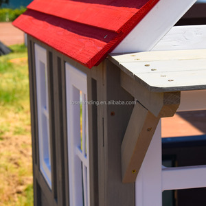 Casa de Juegos de Madera Resistente para Niños con Techo Rojo, Cocina de Juguete, Chimenea y Ventana de Servicio - Cabaña de Juegos para Exteriores Resistente a la Intemperie - Product Image 3