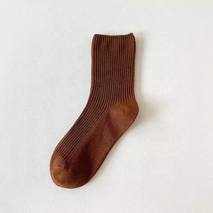 Calcetines bonitos para mujer, calcetines estéticos atléticos informales, calcetines de algodón neutro para mujer, ropa de Granola para niñas - Product Image 2