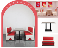 Table à cadre en fer avec fonction de stockage de table en ardoise entièrement recouverte de cuir PU Cabine pour deux personnes Ensemble de salle à manger commerciale