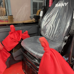 Mini-excavatrice sur chenilles Sany 60C d'occasion en excellent état, capacité 6 tonnes, moteur, pompe, boîte de vitesses et roulements 90% neufs pour vidéo - Product Image 3