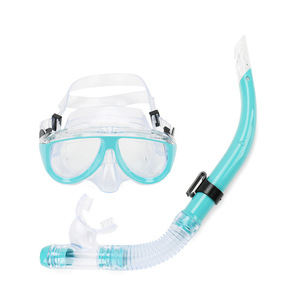 Máscara de Snorkel para Adultos con Lentes de Vidrio Templado y Set de Snorkel con Sistema Dry Top para Deportes Acuáticos - Product Image 3