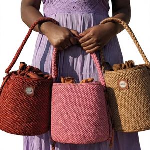 Bolso Tote Artesanal de Moda Personalizable con Forro de Rafia, Agrega Monograma para un Regalo Personalizado, Ecológico y Atento para Ella - Product Image 1