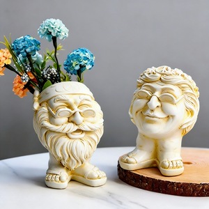 Maceta de resina original con diseño de figura para decoración exterior y regalo. - Product Image 1