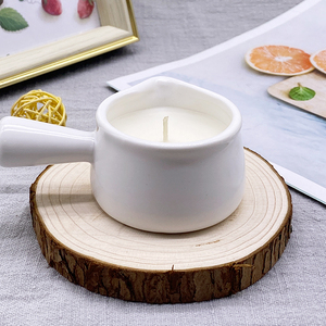 Velas Aromáticas de Cera de Soja con Aroma a Coco en Tarro de Cerámica con Boquilla para Masajes Corporales, Marca Privada LTC21, Gran Venta - Product Image 4