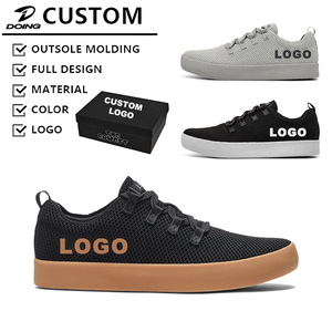 Chaussures rétro unisexes de skateboard, baskets plates à coupe basse avec logo personnalisable en caoutchouc pour hommes et femmes, dessus en laine pour l'hiver et le printemps - Product Image 1