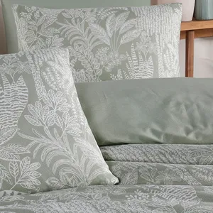 Parure de lit double Karden Flower Dream en popeline 100% coton vert sauge, housse de couette, drap plat et 2 taies d'oreiller, douce et respirante - Product Image 3