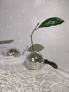 Boule disco en verre argenté Zhejiang Cerise Tentante, design moderne réfléchissant, C-049, pour fêtes, vacances et Nouvel An - Product Image 3