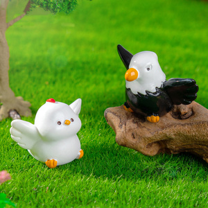 Miniatura American Bald Eagle Figure Garden Mini Resina Calva Eagle Hen Chick Figuritas Ornamento para DIY Party Outdoor Lawn Garden - Product Image 3