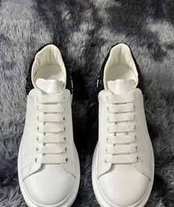 Chaussures de sport de luxe pour hommes, baskets décontractées en cuir unisexe, chaussures de marche épaisses pour femmes, vente en gros d'usine - Product Image 4