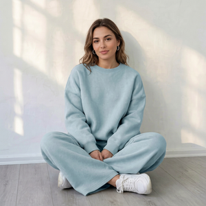 Conjunto Deportivo 2 en 1 para Mujer, Sudadera Holgada de Cuello Alto Azul Claro y Pantalones Anchos con Bolsillos Laterales para Invierno - Product Image 1