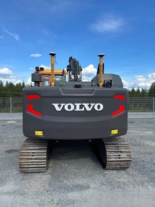 Excavatrice sur chenilles hydraulique d'<span class=keywords><strong>occasion</strong></span> Volvo EC140 14T, modèle 2023, avec moteur, pompe, et benne de terrassement - Product Image 5