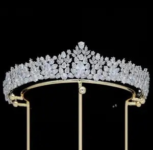 Prix d'usine en gros cristal coloré Zircon fleur bijoux couronne beauté couronnes de mariage