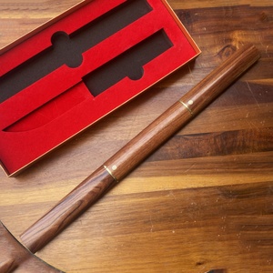 มีดพกพาคุณภาพสูง WENWU ปรับแต่งได้ตามต้องการ ด้ามไม้ ปลอกหนัง สแตนเลสสตีล สำหรับพกพาในชีวิตประจำวัน (EDC) - Product Image 4