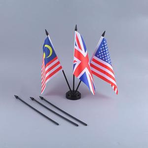 Hoge Kwaliteit Custom Logo Bureauvlaggen Met Zwarte Plastic Staafbasis 8X5 Ft Polyester Kantoortafelvlag