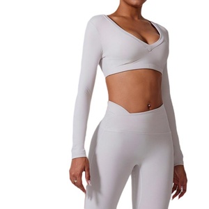Haut de yoga personnalisé grande taille sexy dos nu col en V pour femme, respirant, séchage rapide, léger, couleur unie, manches courtes, coupe courte fitness - Product Image 6