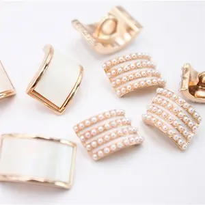 Botones de cristal cuadrados decorativos para costura, botones de mango de moda para Overcoat de aleación, diamantes de imitación de lujo