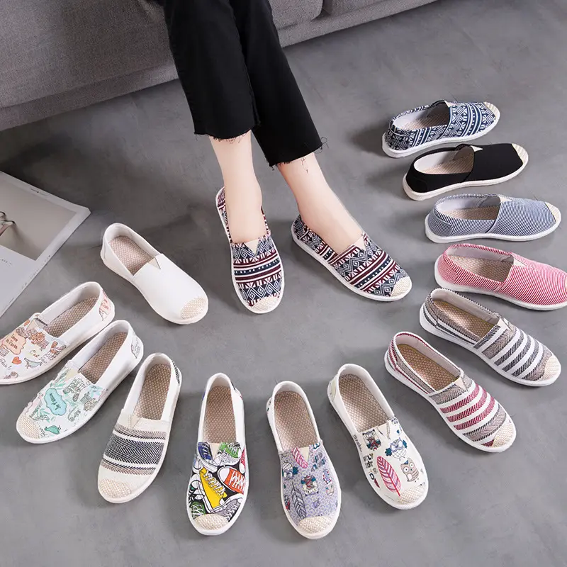 cheap wholesale printed Spring and autumn canvas shoes women 2022 new flat shoes women casual lazy low top shoes