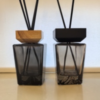 Nouveautés – Bouteille diffuseur d'aromathérapie en verre carré transparent, noir, marron, avec fond volcanique, 200 ml, 500 ml, avec couvercle en bois