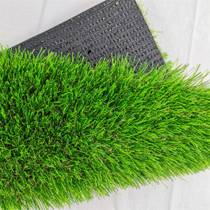 Gazon synthétique à bas <span class=keywords><strong>prix</strong></span> pour aménagement paysager de jardin et cour, <span class=keywords><strong>rouleau</strong></span> de gazon artificiel direct usine pour enfants - Product Image 5