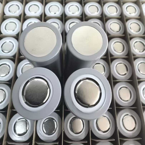 بطاريات ليثيوم أيون أصلية أسطوانية الشكل طراز <span class=keywords><strong>18650</strong></span> بسعة 4000 مللي أمبير في الساعة وجهد 3.7 فولت وتفريغ 3C، تدوم من 500 إلى 1000 دورة شحن - Product Image 6