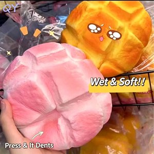 Jouet Squishy Géant Croissant QY en PU Souple, Anti-Stress, Coussin en Forme de Pain, Couleur Personnalisable, Cadeau - Product Image 4