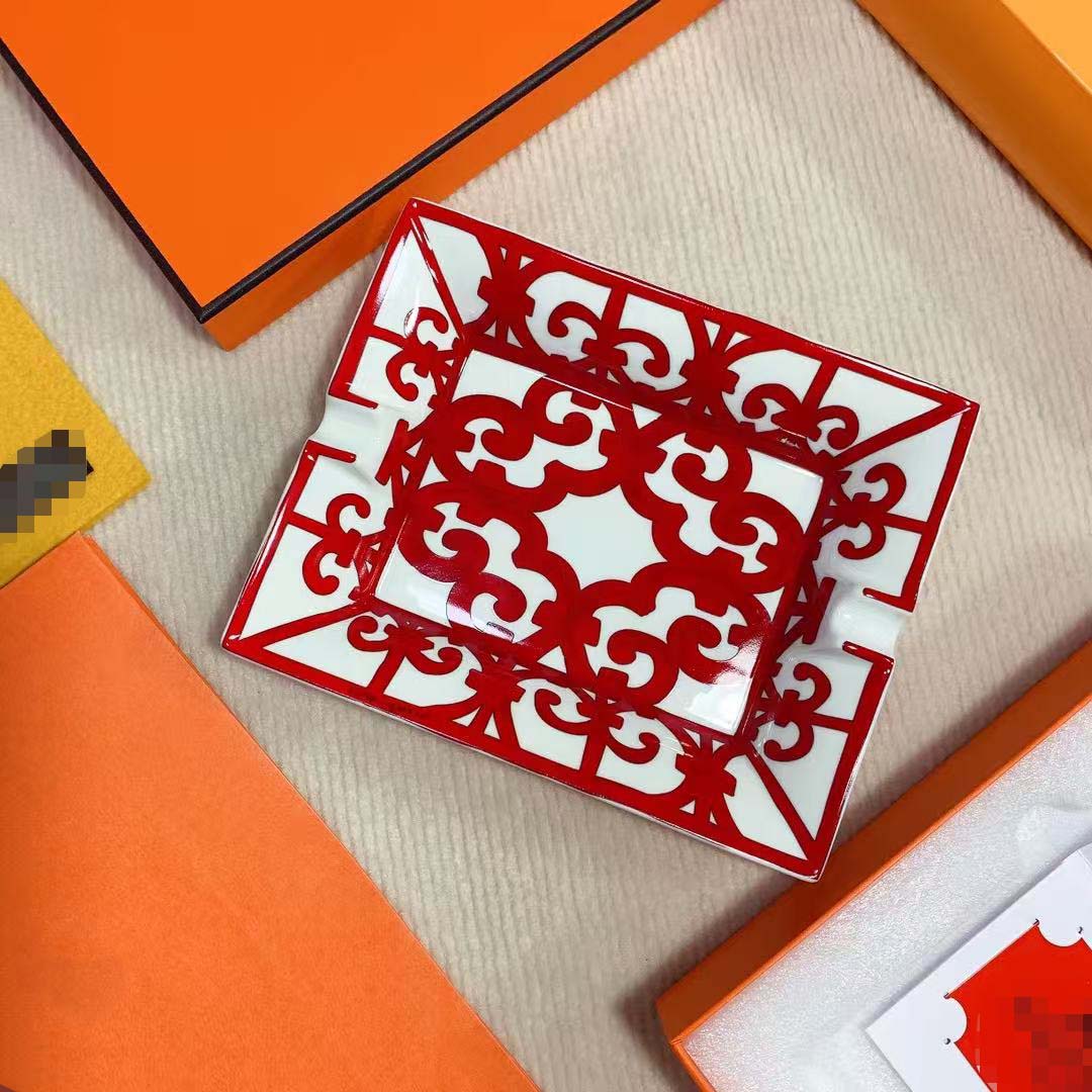 ที่เขี่ยบุหรี่-F