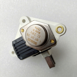 24V RÉGULATEUR ORIGINALE A0001543005 A0021545606 5000820869 1386966 PIÈCES ALTERNATEUR RÉGULATEUR de TENSION POUR Merced-Benz CAPACITÉ - Product Image 1