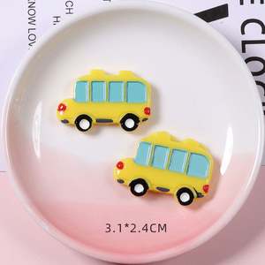 Breloques en résine de dessin animé autobus scolaire voiture de police ambulance camion bricolage décoration pour coque de té<span class=keywords><strong>l</strong></span>éphone - Product Image 3