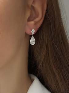 Elegantes Pendientes de Diamantes Cultivados en Laboratorio con Corte de Pera en Forma de Lágrima, Joyería Nupcial Personalizada para Mujer - Product Image 1