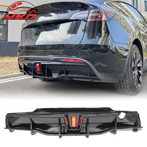 Lèvre de pare-chocs arrière pour Tesla Model Y 2020-2024, style IKON, diffuseur noir brillant avec LED, accessoires automobiles - Product Image 1