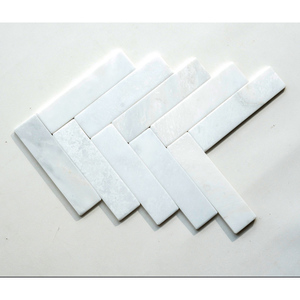 Carreaux de mosaïque en marbre Bianco Carrara, modernes, polis, blanc beige, en chevrons, pour revêtement de sol - Product Image 2