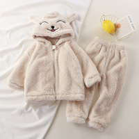 Automne hiver flanelle maison vêtements ensemble pour garçons et filles nouveaux pulls à capuche en fourrure mignonne et pyjamas avec fermeture à bouton pour les enfants