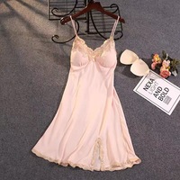 Gaun Tidur Wanita Seksi Bahan Sifon dengan Logo di Depan, Tali Spaghetti, Renda di Pinggir, Belahan Samping, Bra Terpadu, Pakaian Tidur Musim Panas