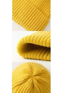 Gorro de Punto de Alta Calidad para Invierno, Hecho con Pelo de Alpaca. Gorro de Lana Personalizable de Color Sólido para Hombre y Mujer - Product Image 3