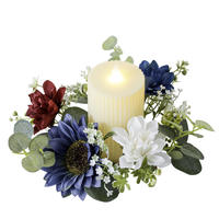 Eleganter Marineblau-Burgunderroter Blumen-Kerzenring Tischdekoration mit Eukalyptusblättern für Stilvolle Hochzeitstafeln