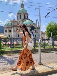 <span class=keywords><strong>Robe</strong></span> midi bohème à imprimé floral orange - <span class=keywords><strong>Robe</strong></span> longue sans manches à bretelles spaghetti et col en V pour le style urbain estival et les vacances - Product Image 3