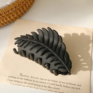 Accessoires de cheveux coréens tendance, pince à cheveux en forme de feuille, accesorios para el cabello <span class=keywords><strong>moda</strong></span> 2022, pinces à cheveux grandes et mates de bonne qualité - Product Image 6