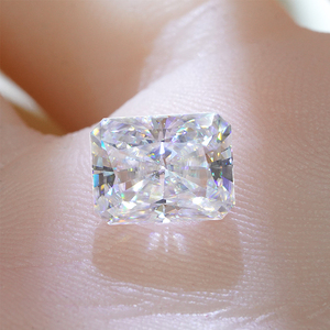 Piedra de Moissanita Blanca Brillante con Corte Radiante de 4*6-10*12mm para Joyería - Product Image 1