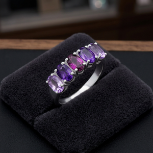 Anillo de Eternidad Gourik de Plata de Ley 925 con Piedras Naturales Multicolores, Amatista Morada de Corte Ovalado y Granate Rodolita para Mujer - Product Image 2