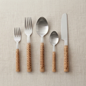 Ensemble de couverts minimalistes avec manches en bambou, ustensiles en métal compatibles lave-vaisselle, parfaits pour le camping et l'usage domestique - Product Image 1