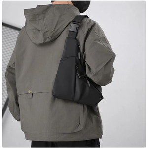 Sac à dos de voyage en gros ajusté pour homme, en cuir, avec porte-cartes triangulaire, idéal pour le sport, le cyclisme et l'équitation - Product Image 4