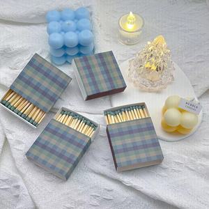 Boîtes de <span class=keywords><strong>cheminée</strong></span> de sécurité assorties aux <span class=keywords><strong>grandes</strong></span> boîtes de ménage bougies boîtes d'<span class=keywords><strong>allumettes</strong></span> personnalisées publicité hôtel pointe en bois <span class=keywords><strong>allumettes</strong></span> colorées - Product Image 2