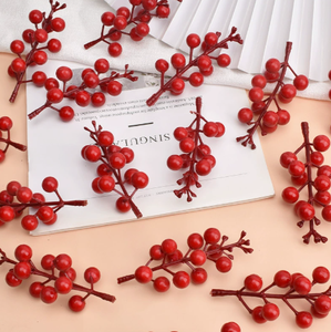 Branchelettes de baies artificielles rouges, fausses baies rouges pour la décoration de couronnes de Noël et les projets de bricolage - Product Image 2