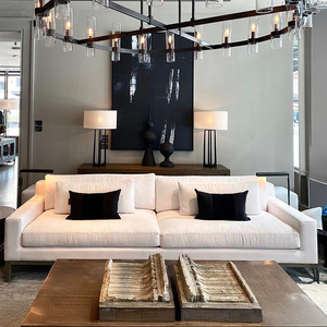 أريكة RH ITALIA TRACK ARM، تنجيد قماشي أبيض مع قاعدة معدنية، طقم أثاث عصري فاخر لغرفة المعيشة - Product Image 6